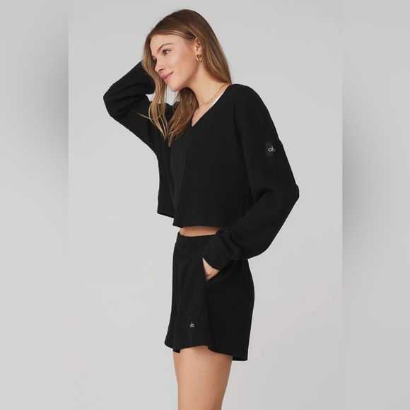 ALO Yoga Sweaters - Alo Yoga | Women's Muse V-Neck Pullover | Size M